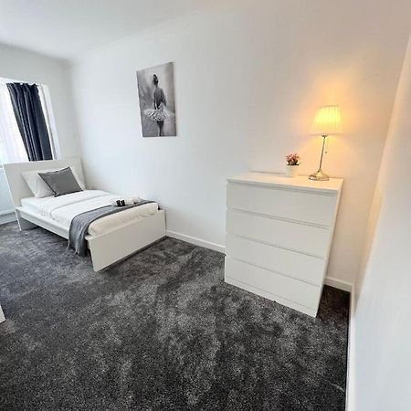Stunning Flat In Greater London Otel Dış mekan fotoğraf