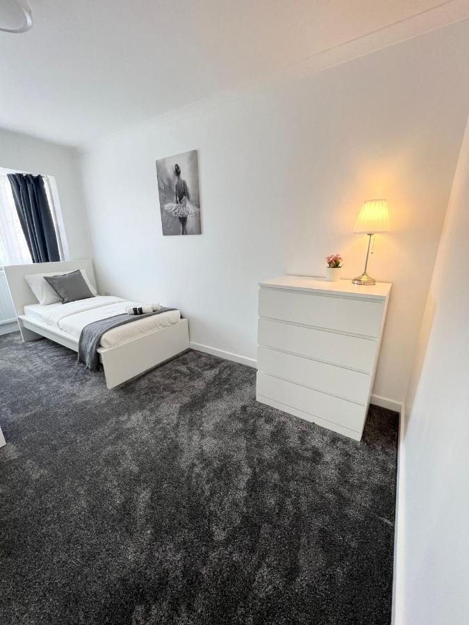 Stunning Flat In Greater London Otel Dış mekan fotoğraf